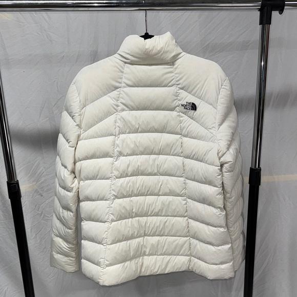 The North Face Women's Cream Puffer Jacket - Picture 4 of 10
